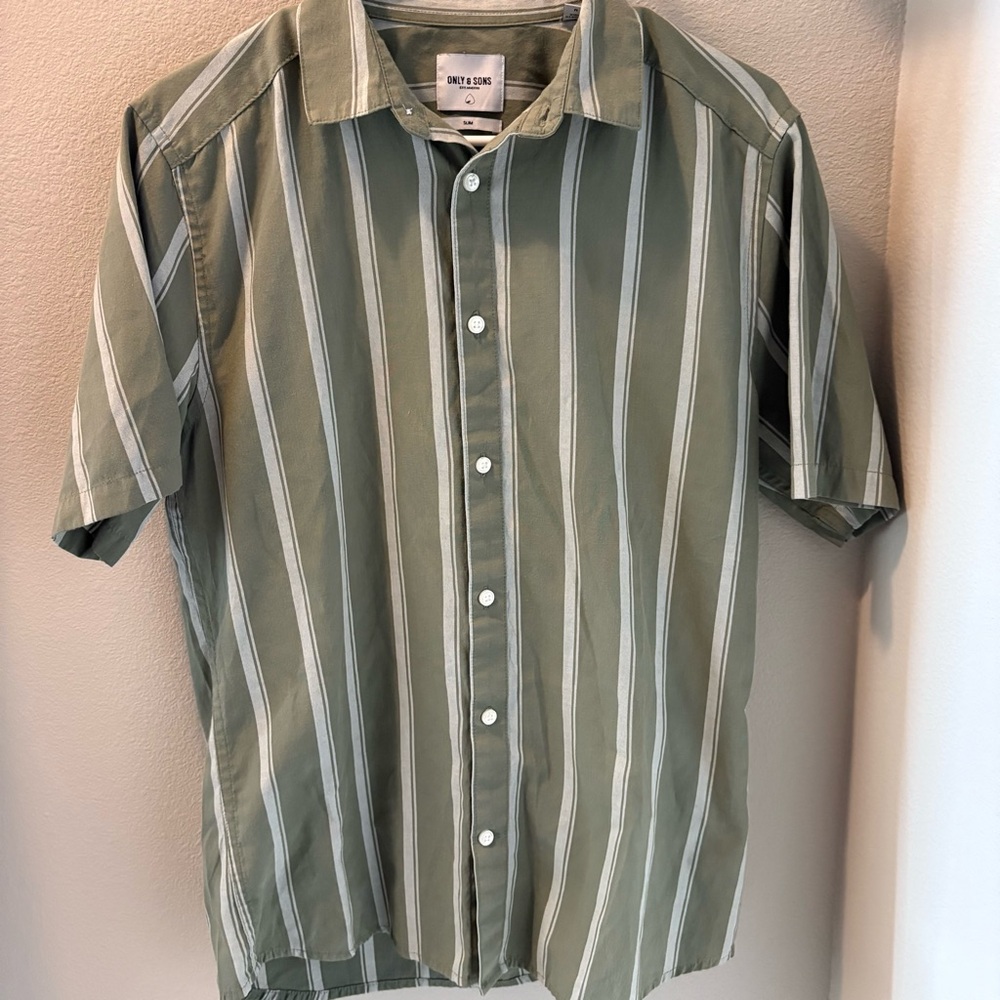 Men’s Only & Son’s Slim-Fit Button-Down Collared T-Shirt Olive Green Medium